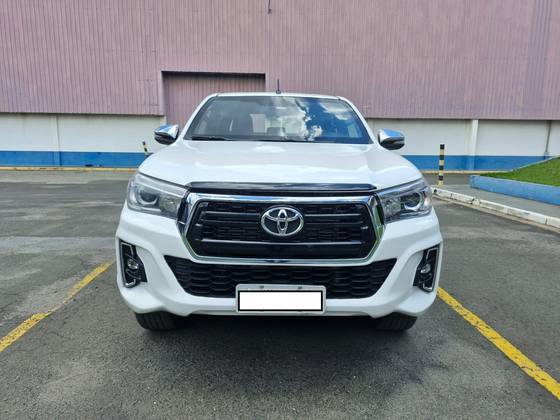 TOYOTA HILUX 2.8 SRX 4X4 CD 16V DIESEL 4P AUTOMÁTICO